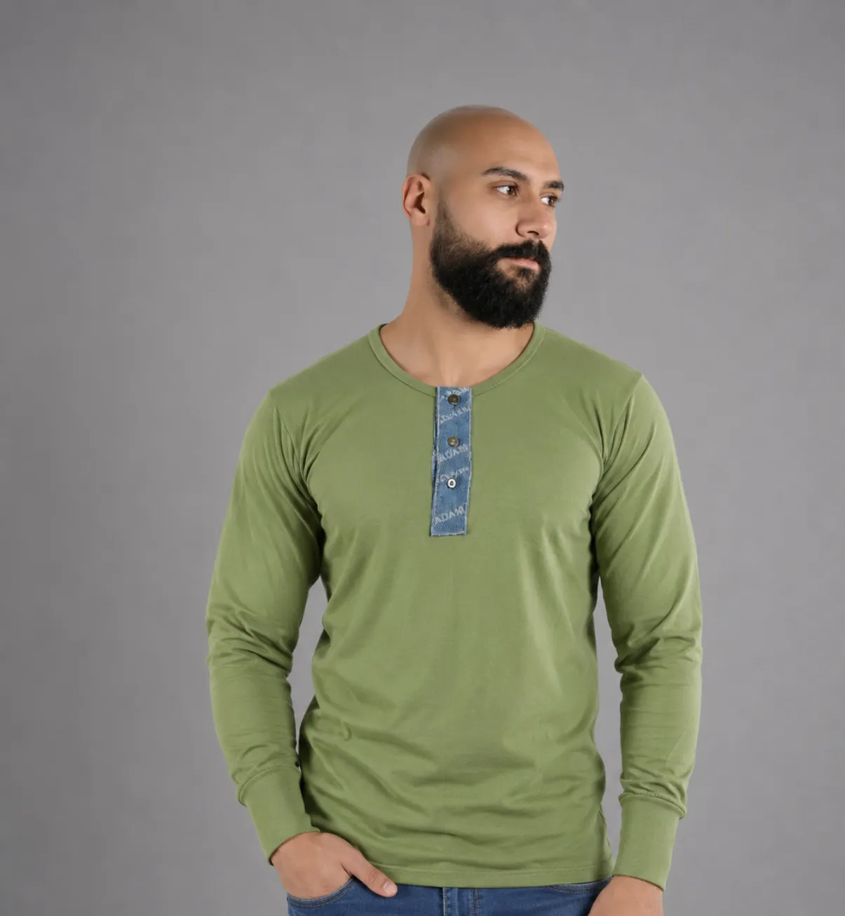 فانلة بكم بزرار ألوان